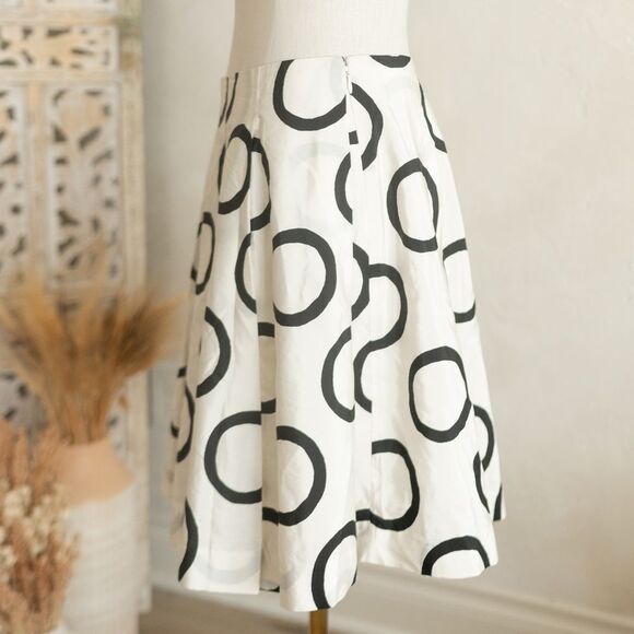 NWT Banana Republic Black and White Silk Blend Skirt size 4 Petite - Picture 5 of 8